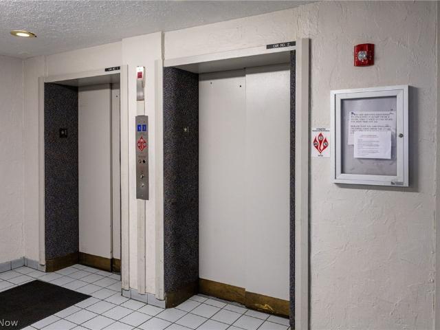 Condo for sale in North Olmsted, Cuyahoga County