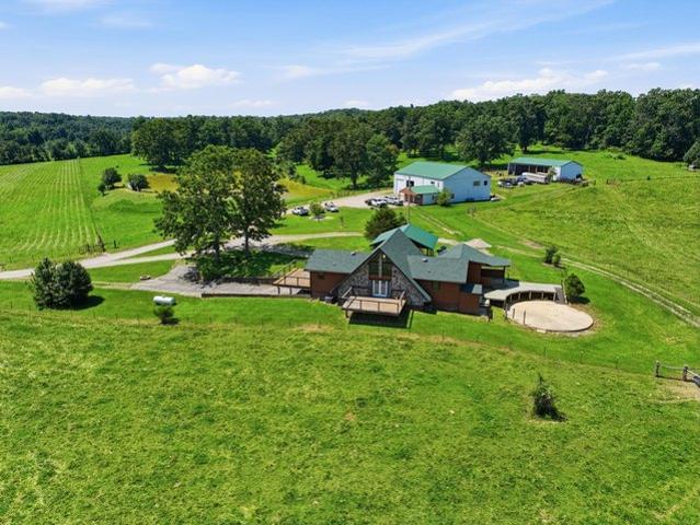 Farm for sale in Howell, Missouri