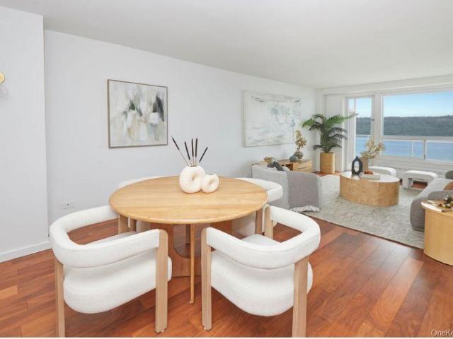 Property for sale in The Bronx, Arverne