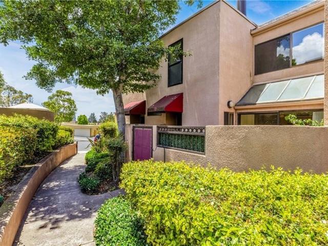 Condo for sale in Foothill Ranch, California
