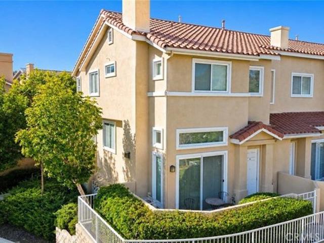 Townhouse for sale in Stevenson Ranch, California