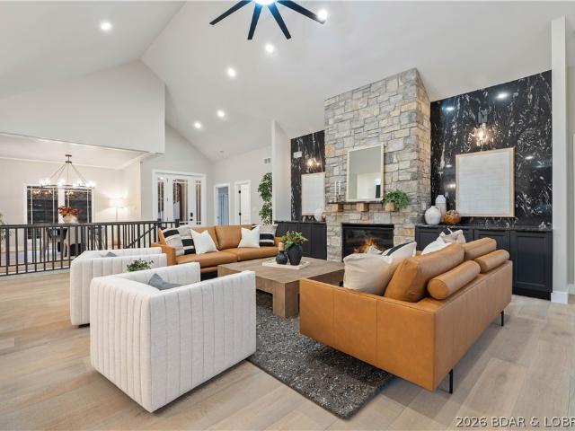 House for sale in Sunrise Beach, Camden County