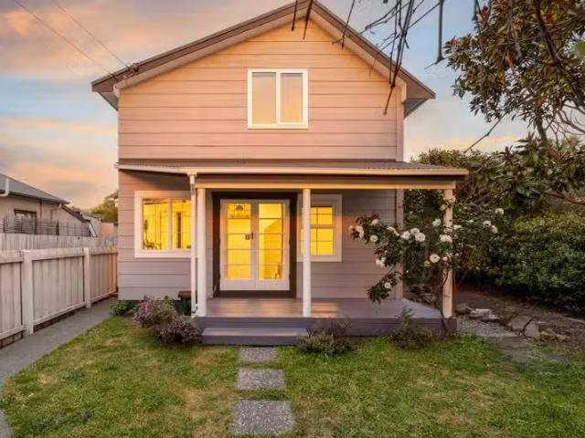 House for sale in Chaslands, Canterbury