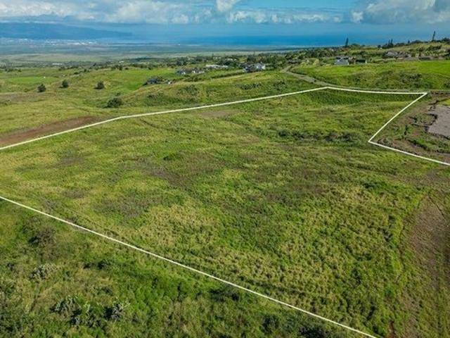 Land for sale in Kula, Hawaii