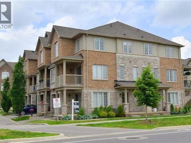 Townhouse for rent in Ancaster, Ontario