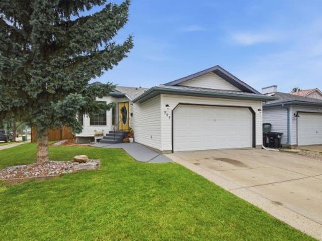 House for sale in Sherwood Park, Alberta