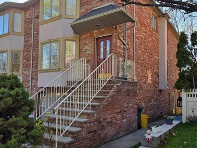 Condo for sale in Palisades Park, New Jersey