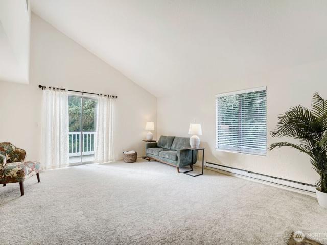 Condo for sale in Colonial Square Condominiums & Townhomes, Kent