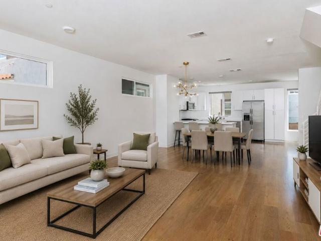 Property for rent in Canoga Park, California