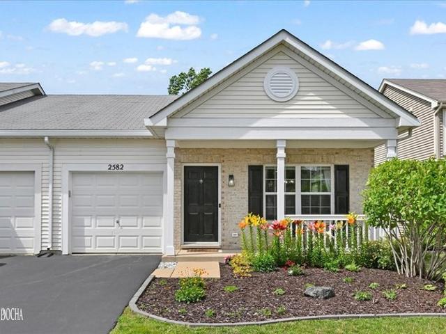 Townhouse for sale in Hampshire, Illinois