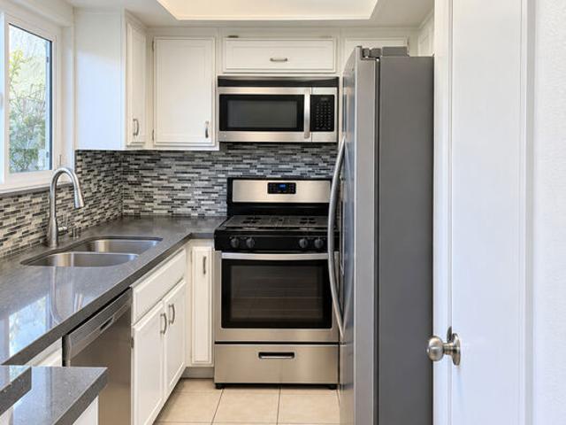Condo for sale in Harbor Hills, Lomita