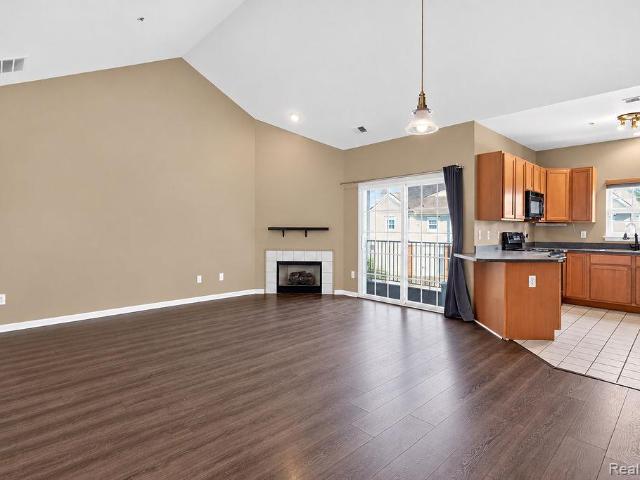 Condo for sale in Harrison Cove, Harrison Township