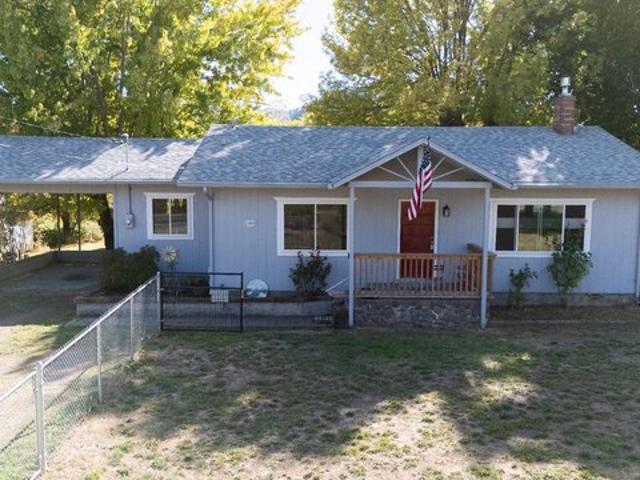 House for sale in Riddle, Douglas County
