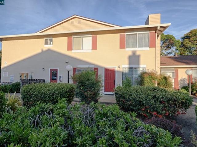 Townhouse for sale in San Pablo, California