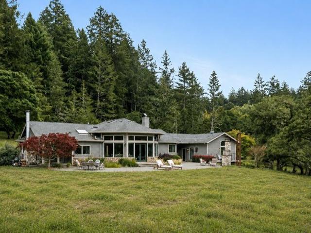 House for sale in Camp Meeker, California