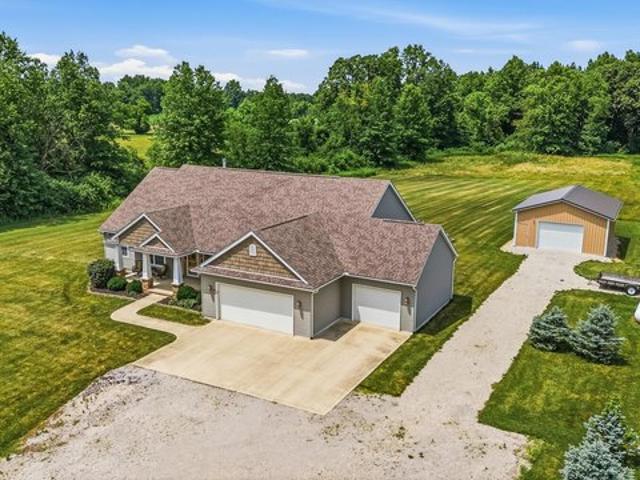 House for sale in Ashley, Ohio