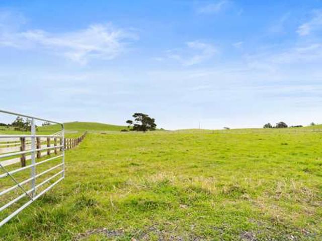 Property for sale in Awhitu