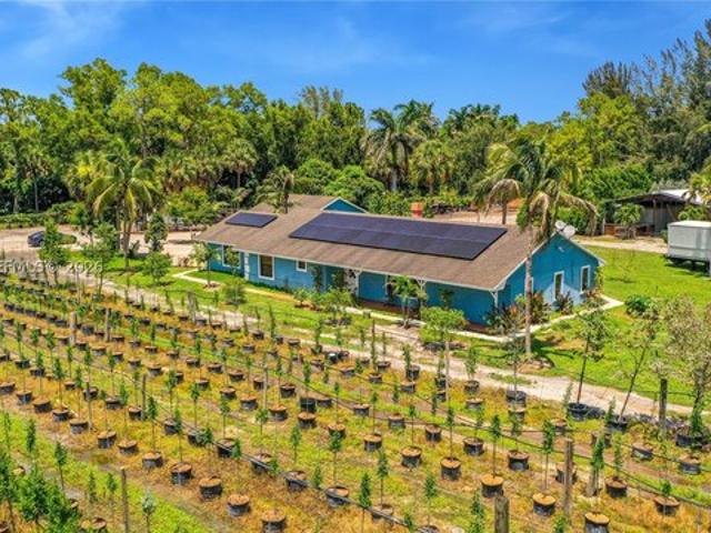 House for sale in Loxahatchee, Florida
