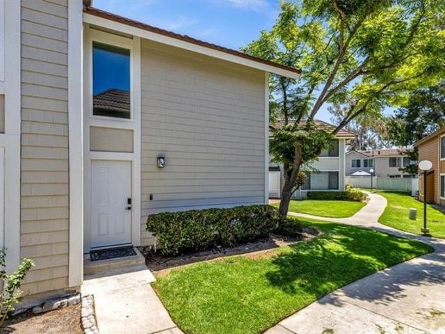 Condo for sale in Foothill Ranch, California