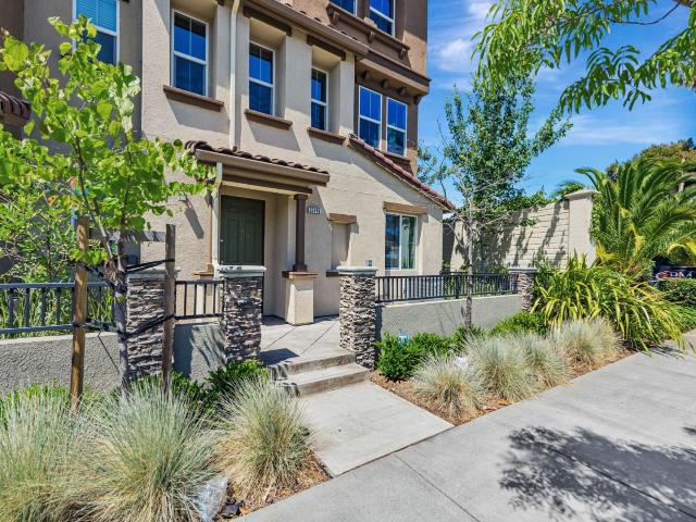 Townhouse for sale in Hayward