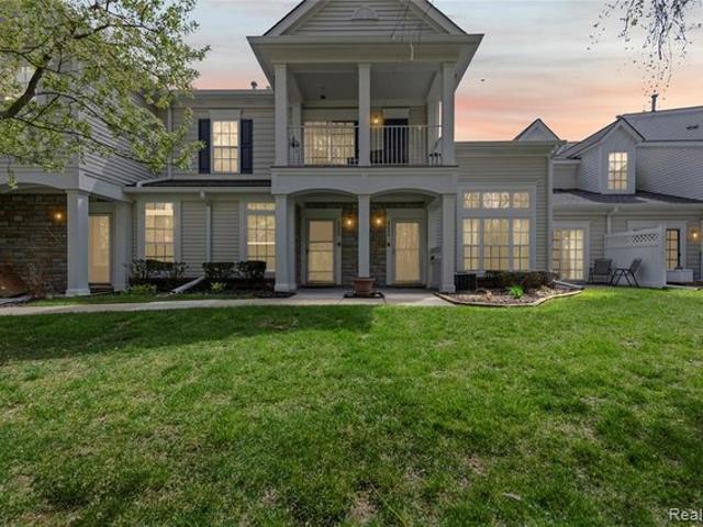 Condo for sale in Harrison Township, Michigan