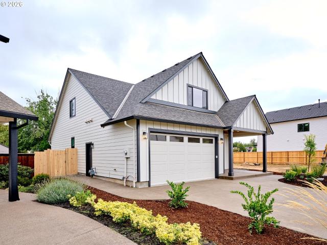 House for sale in Hubbard, Marion County