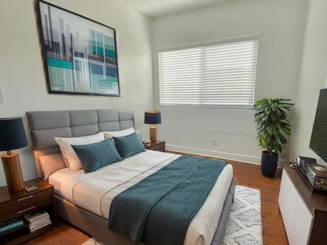 Apartment for rent in Canoga Park, California
