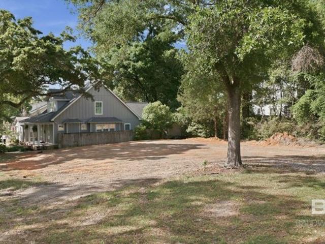 Land for sale in Fairhope, Alabama