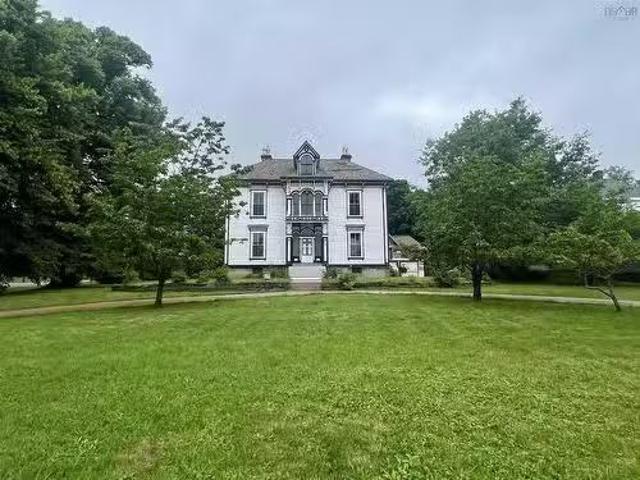 House for sale in Pictou, Nova Scotia