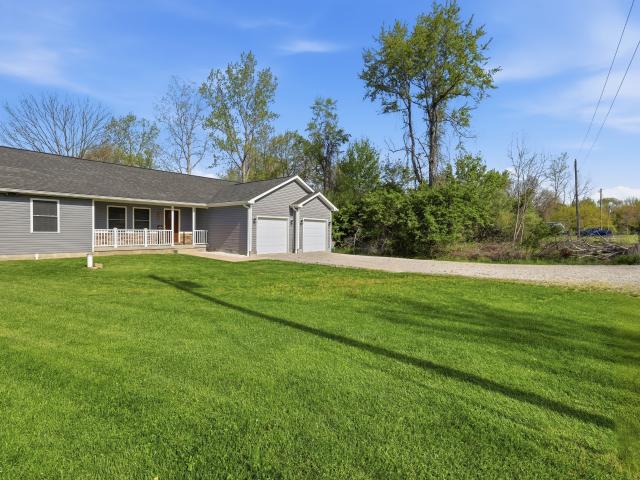 House for sale in Coatesville, Indiana