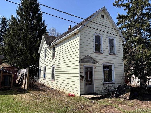 House for sale in Ishpeming, Michigan