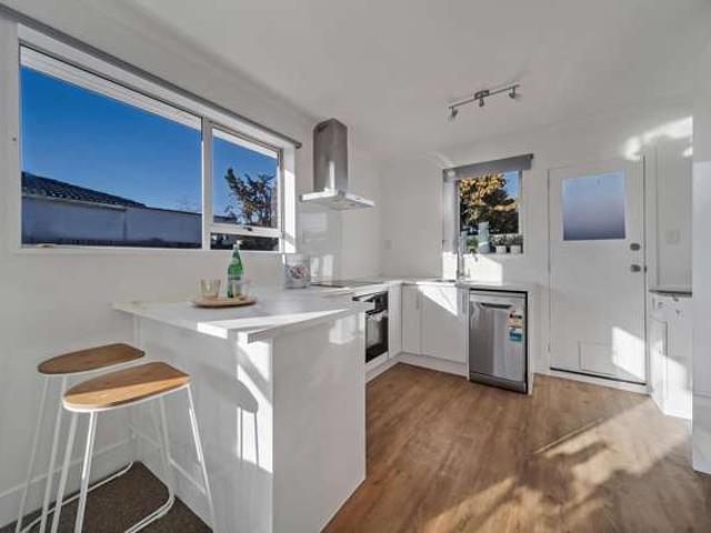 House for sale in Chaslands, Canterbury