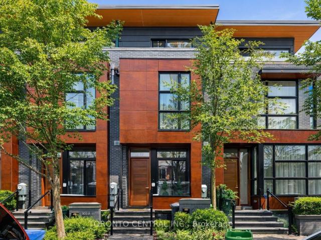 Townhouse for sale in Woburn, Ontario