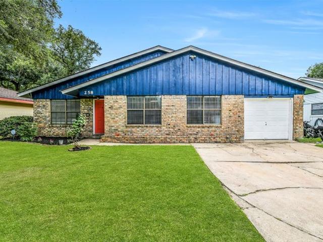 House for sale in Clute, Texas