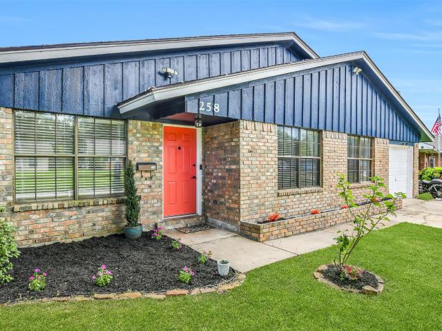 House for sale in Clute, Texas