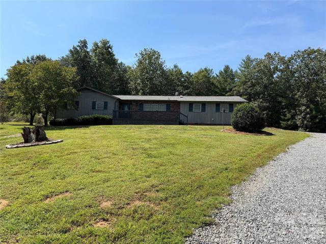 House for sale in Hiddenite, North Carolina