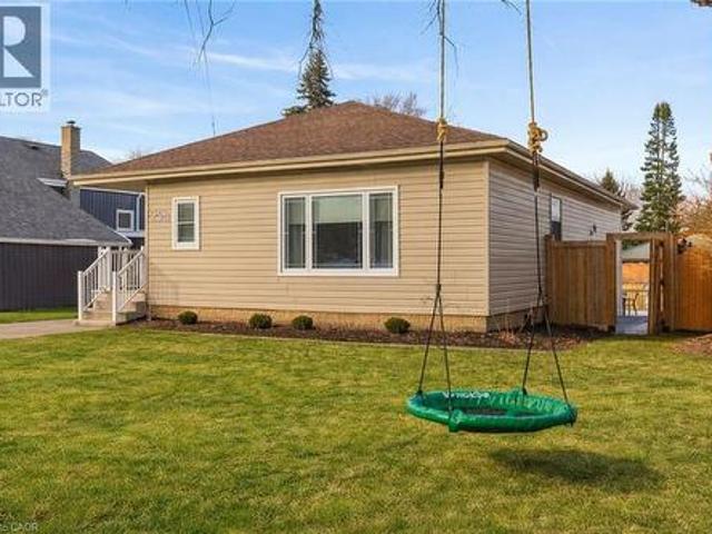 House for sale in Ancaster, Ontario