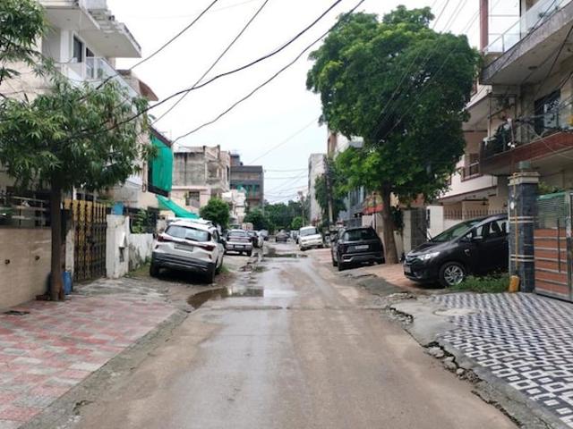 Land for sale in Hariana