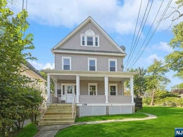 House for rent in Englewood