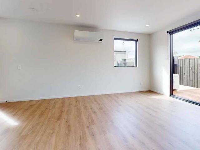 Townhouse for rent in Linwood, Linwood-Central-Heathcote Community