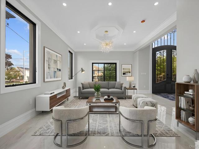 House for sale in Queens, Nassau