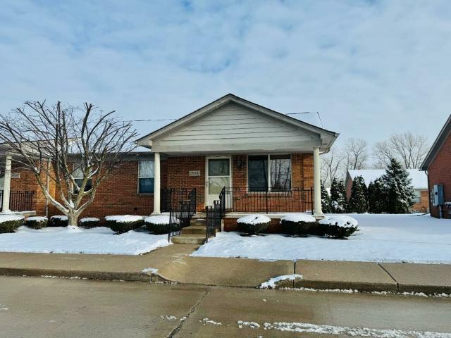 Condo for rent in Warren