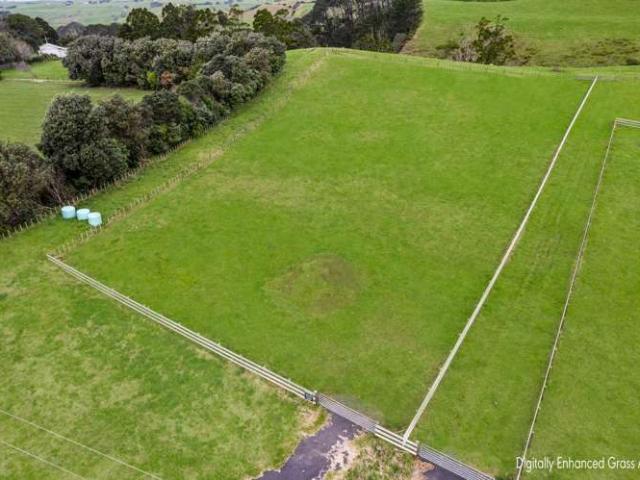 House for sale in Awhitu