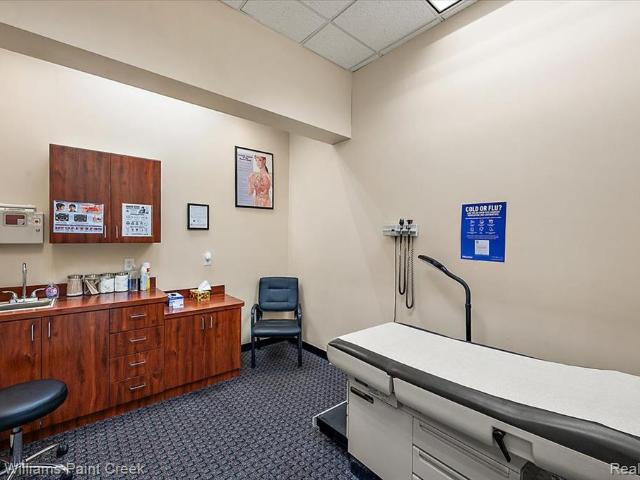 Commercial for sale in Farmington Hills, Oakland County