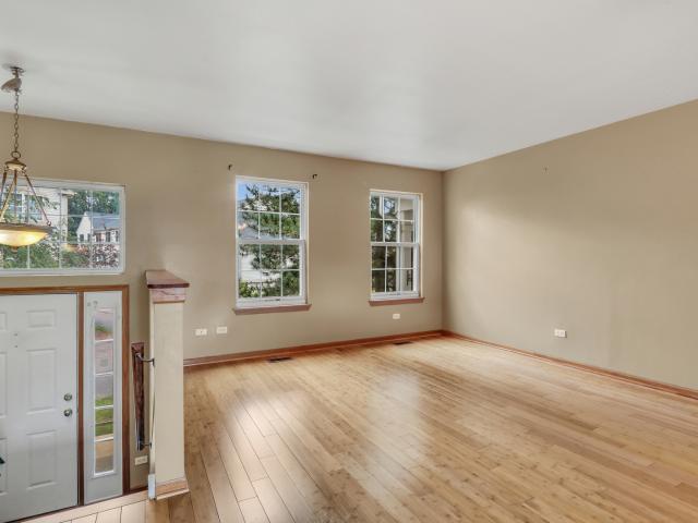 Townhouse for sale in Waukegan, Lake County