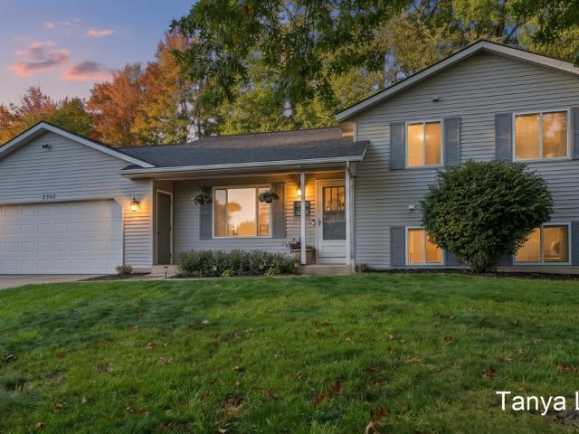 House for sale in Walker, Kent County