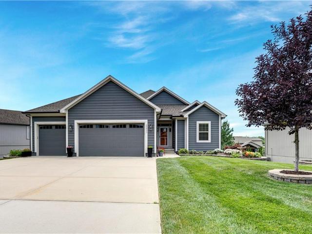 House for sale in The Greens at Prairie Highlands, Olathe
