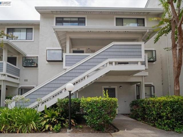 Condo for sale in Walnut Creek, California