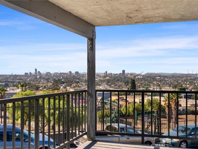Condo for sale in Signal Hill, Los Angeles County