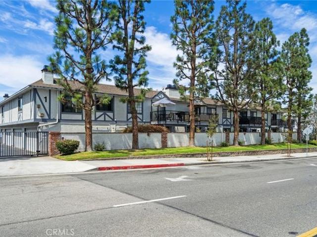Condo for sale in Signal Hill, California